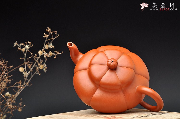 紫砂壶图片：酒虎最新作品 六瓣梅 黄金朱泥 精妙如花 - 宜兴紫砂壶网