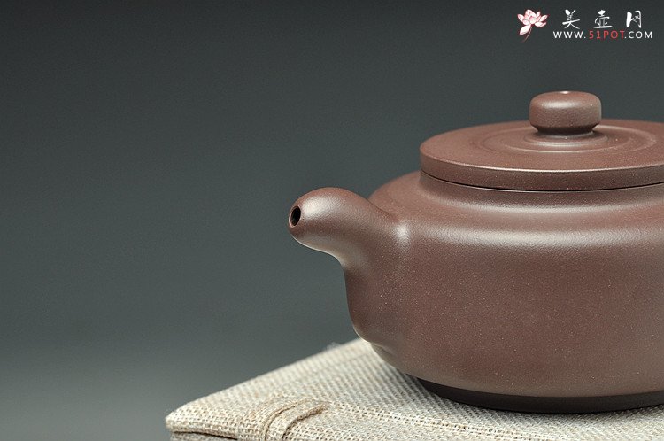 紫砂壶图片：端庄沉稳 内敛 陈进力作 精工紫茄泥   全手德韵 - 宜兴紫砂壶网