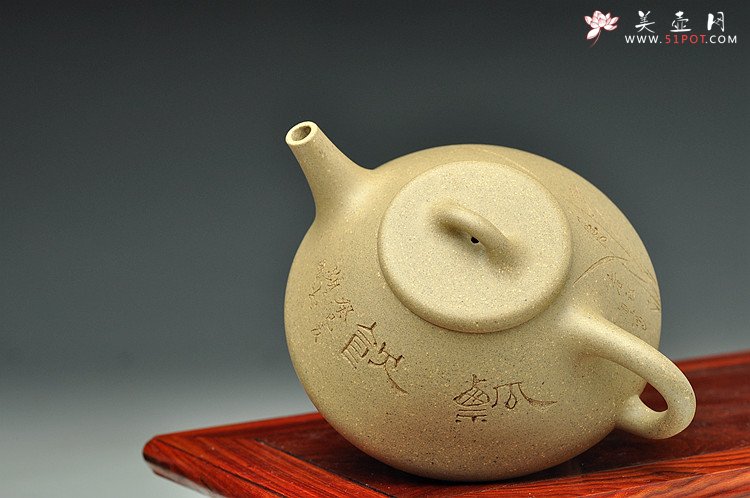 紫砂壶图片：徐亚春摹翟子冶石瓢 全手工 韵味苍劲 许频频装饰 仅1把不接受定做 - 宜兴紫砂壶网