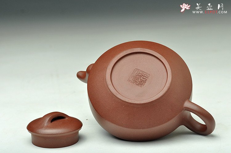 紫砂壶图片：传统之作 协调秀美 全手汉君 - 宜兴紫砂壶网