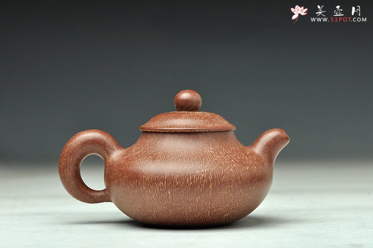 紫砂壶图片：蓄势内敛 趣味盎然 全手婉珠 创新技法表现 非常有味道~  紫泥和段泥两种 - 宜兴紫砂壶网