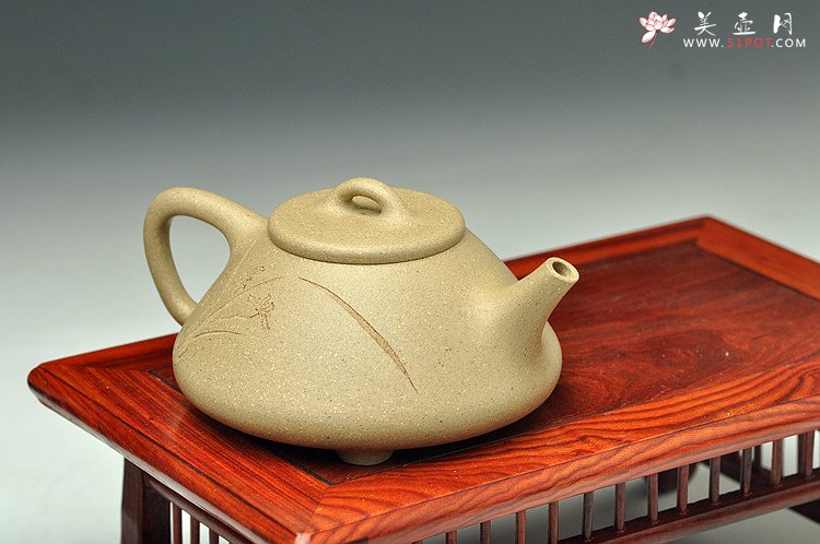紫砂壶图片：徐亚春摹翟子冶石瓢 全手工 韵味苍劲 许频频装饰 仅1把不接受定做 - 宜兴紫砂壶网