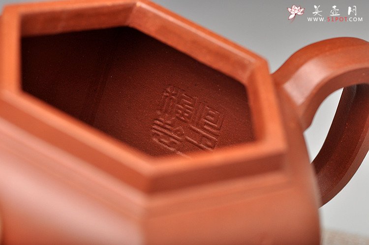 紫砂壶图片：强强联合之经典作品全手步步高登 国工师陈宏林装饰 - 宜兴紫砂壶网