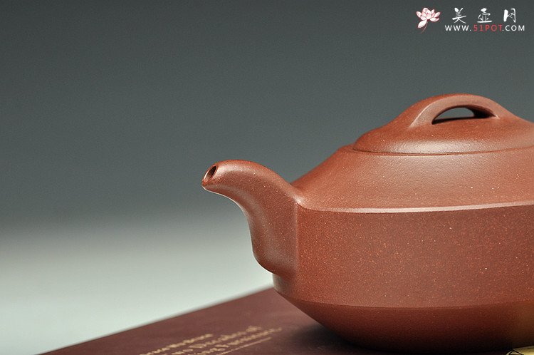 紫砂壶图片：传统之作 协调秀美 全手汉君 - 宜兴紫砂壶网