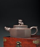 紫砂壶图片：陈进最新力作 大气厚重  全手中华情 送礼精品 - 宜兴紫砂壶网