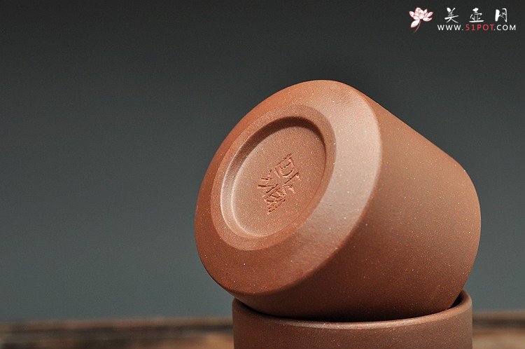 紫砂壶图片：石丁居士杯  油润紫泥  刻绘蟋蟀~ - 宜兴紫砂壶网