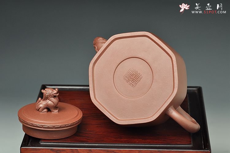 紫砂壶图片：陈进最新力作 大气厚重 全手中华情 送礼精品 - 宜兴紫砂壶网