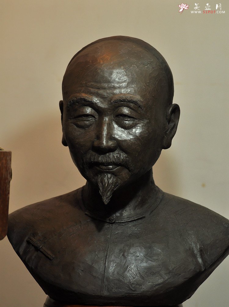 紫砂壶图片：陈建平、王健鼎立指点 陆华制作 陈曼生造像 经典之作 - 宜兴紫砂壶网