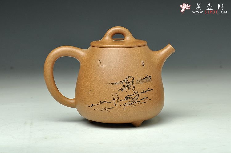 紫砂壶图片：高挑有力 敦厚生韵 与刻绘相得益彰  全手高石瓢 - 宜兴紫砂壶网