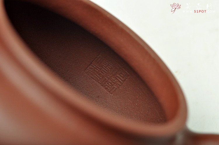 紫砂壶图片：浑厚拙朴 经典传统 全手仿古 紫红泥  - 宜兴紫砂壶网