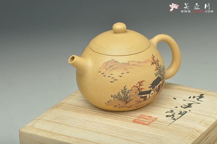 紫砂壶图片：手工自炼段泥 温润如玉 全手西施 泥绘山水 仅此一件 - 宜兴紫砂壶网