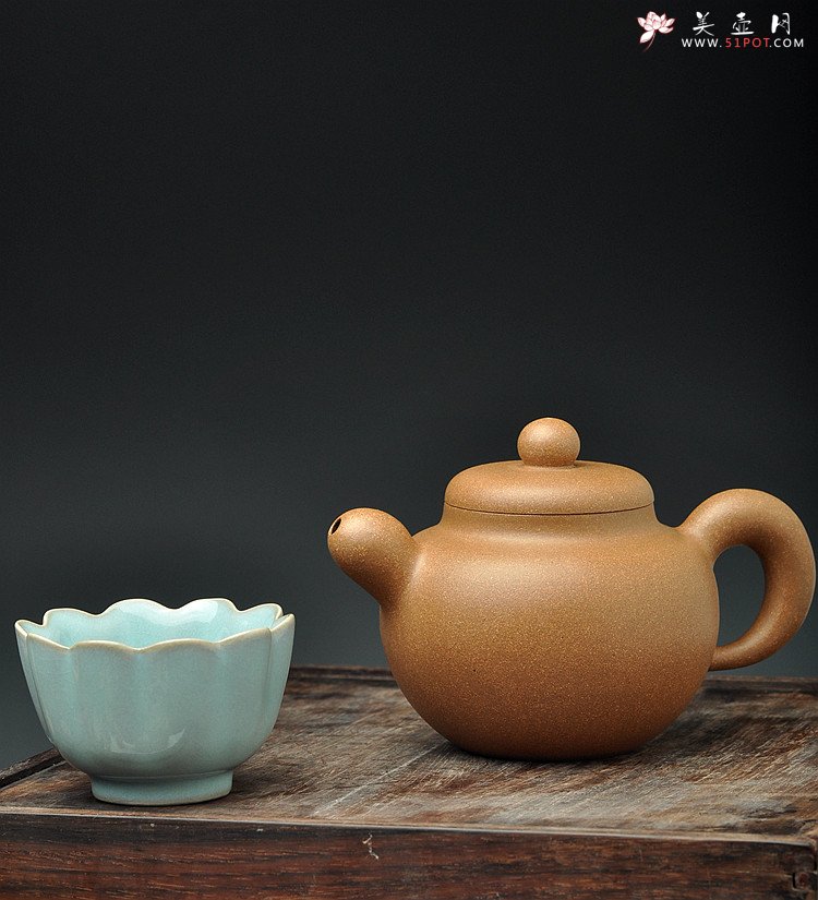 紫砂壶图片：道洪风格 雄厚可人  全手鼎珠 改良版 - 宜兴紫砂壶网