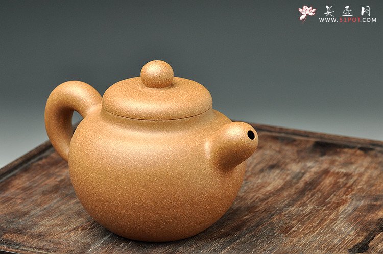 紫砂壶图片：道洪风格 雄厚可人  全手鼎珠 改良版 - 宜兴紫砂壶网