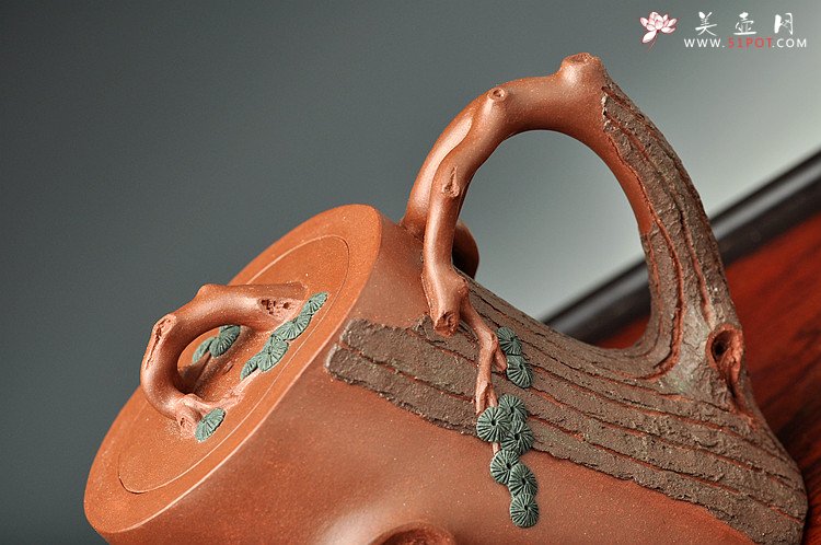 紫砂壶图片：单志萍最新作品 全手松福 造型更加经典俊秀  - 宜兴紫砂壶网