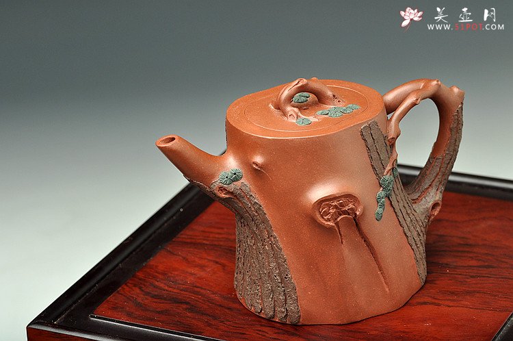 紫砂壶图片：单志萍最新作品 全手松福 造型更加经典俊秀  - 宜兴紫砂壶网