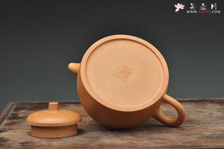 紫砂壶图片：曼生十八式之全手井栏 摹古之作 古朴典雅 - 宜兴紫砂壶网