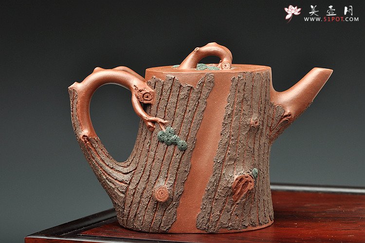 紫砂壶图片：单志萍最新作品 全手松福 造型更加经典俊秀  - 宜兴紫砂壶网