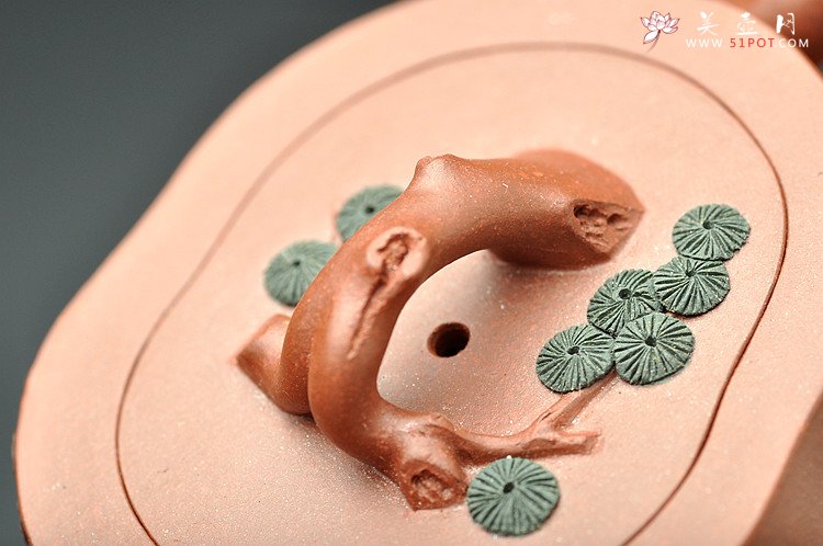 紫砂壶图片：单志萍最新作品 全手松福 造型更加经典俊秀  - 宜兴紫砂壶网