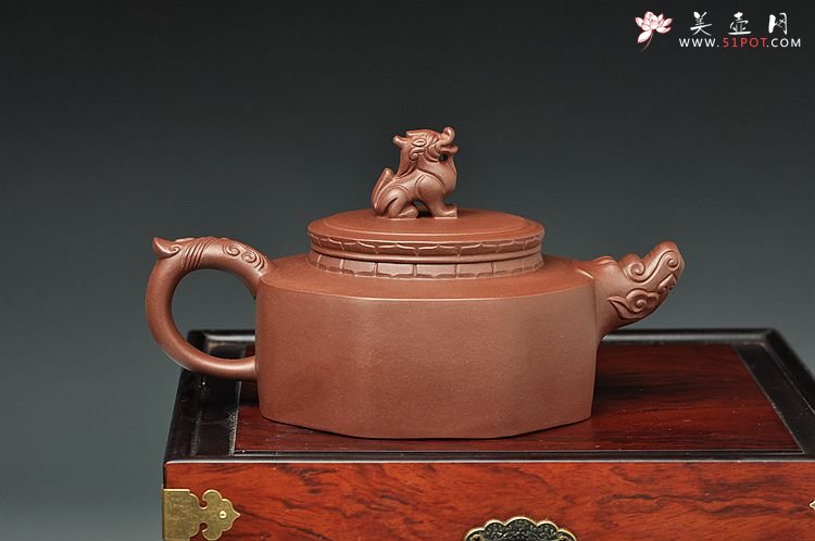 紫砂壶图片：陈进最新力作 大气厚重 全手中华情 送礼精品 - 宜兴紫砂壶网