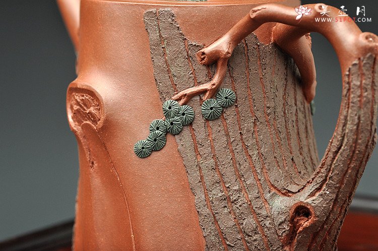 紫砂壶图片：单志萍最新作品 全手松福 造型更加经典俊秀  - 宜兴紫砂壶网