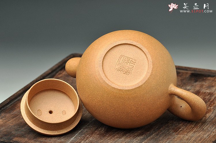 紫砂壶图片：道洪风格 雄厚可人  全手鼎珠 改良版 - 宜兴紫砂壶网