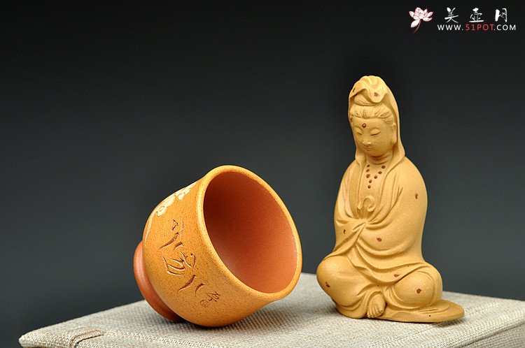 紫砂壶图片：石丁最新作品  敦煌杯 藏语‘平安吉祥’ 端庄富贵 - 宜兴紫砂壶网