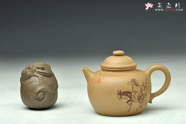 紫砂壶图片：摹古之作 古朴动人 全手大彬圆钮 老段泥 - 宜兴紫砂壶网