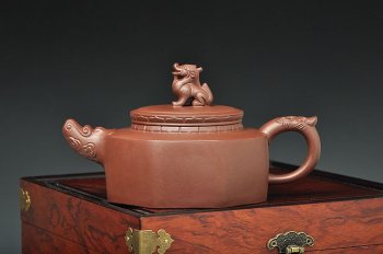 紫砂壶图片：陈进最新力作 大气厚重 全手中华情 送礼精品 - 宜兴紫砂壶网