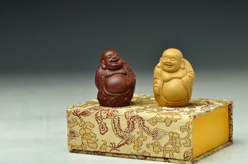 紫砂壶图片：精致版 快乐对佛 段泥紫泥一套 做工细腻 - 宜兴紫砂壶网