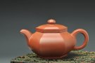紫砂壶图片：景舟款藏六方 何卫枫全手新作 端庄周正 做工精致 - 宜兴紫砂壶网