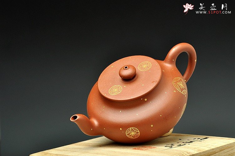 紫砂壶图片：曲峰新品 简洁明朗 全手金色年华 做工精致 - 宜兴紫砂壶网