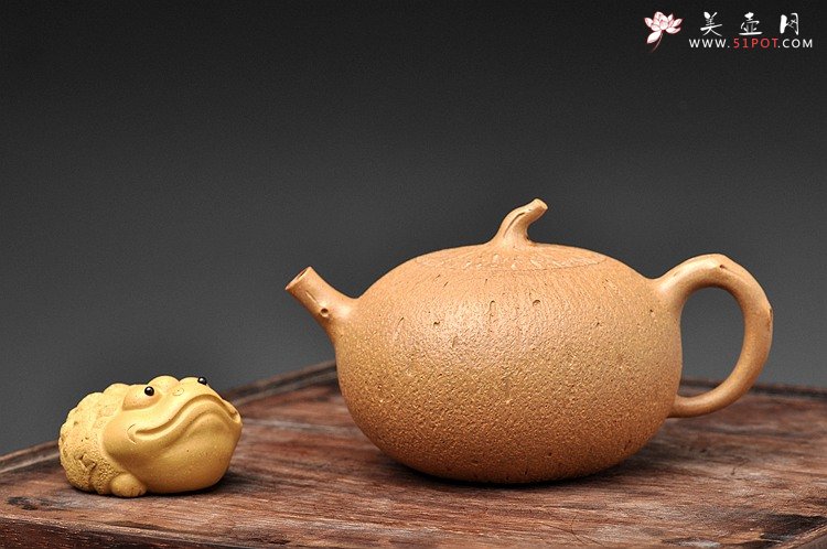 紫砂壶图片：蔡岩峰代表作 古拙中透灵气 全手工橘瓜 肌理丰润 - 宜兴紫砂壶网