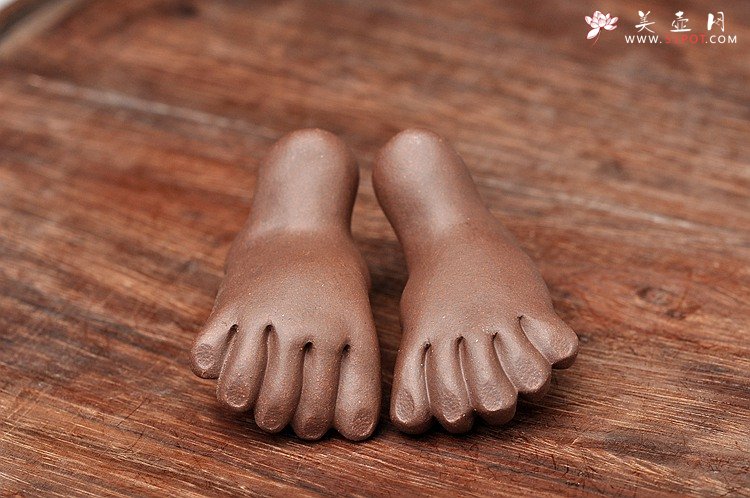 紫砂壶图片：知足之乐  一对可爱的小脚丫 让人深思遐想的茶宠 - 宜兴紫砂壶网