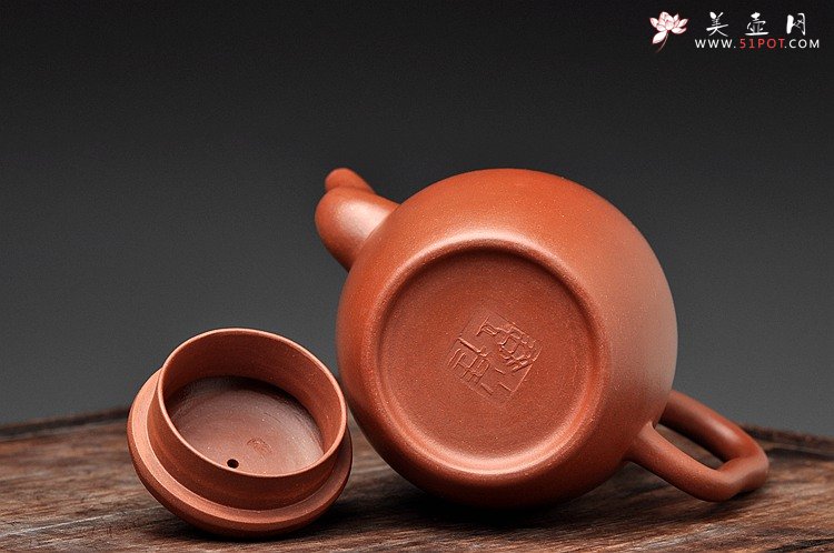 紫砂壶图片：敦厚古风 潘小东全手新作 君冠 耐品实用 - 宜兴紫砂壶网