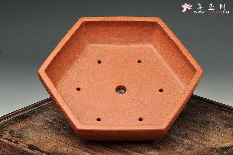 紫砂壶图片：张秋平全手六方花盆 回纹装饰 - 宜兴紫砂壶网