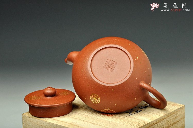 紫砂壶图片：曲峰新品 简洁明朗 全手金色年华 做工精致 - 宜兴紫砂壶网