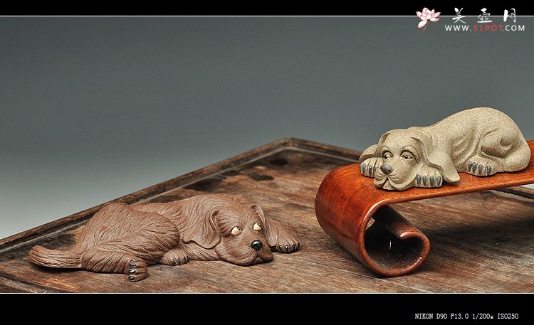 紫砂壶图片：精致版拉毛小狗 紫泥青灰泥一对 茶盘守护者o(∩_∩)o  - 宜兴紫砂壶网