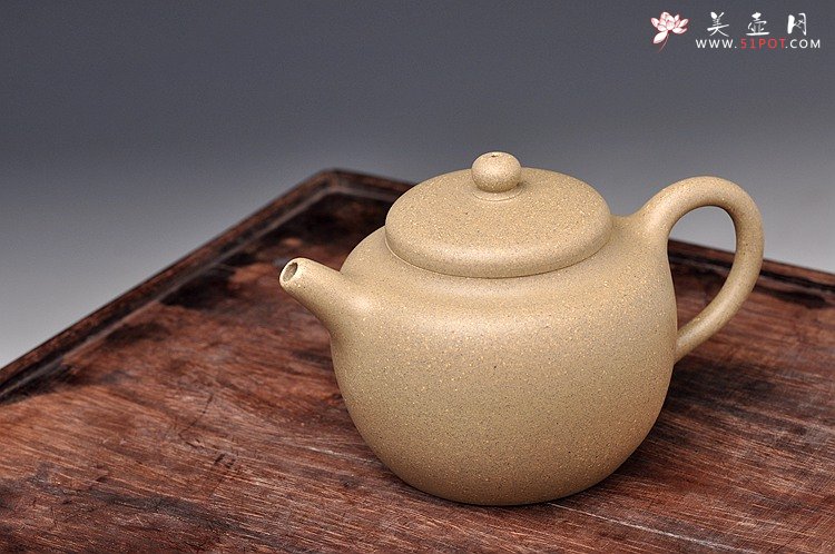 紫砂壶图片：简练素雅 高旭峰款 线条流畅 全手静月 - 宜兴紫砂壶网
