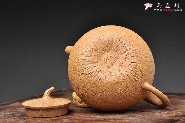 紫砂壶图片：蔡岩峰代表作 古拙中透灵气 全手工橘瓜 肌理丰润 - 宜兴紫砂壶网