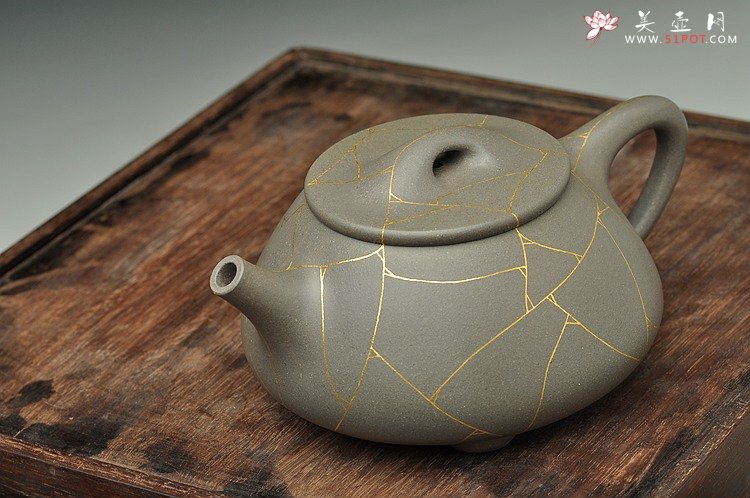 紫砂壶图片：周斌新作 全手真金冰纹大满瓢 高温青灰泥 饱满大气 - 宜兴紫砂壶网