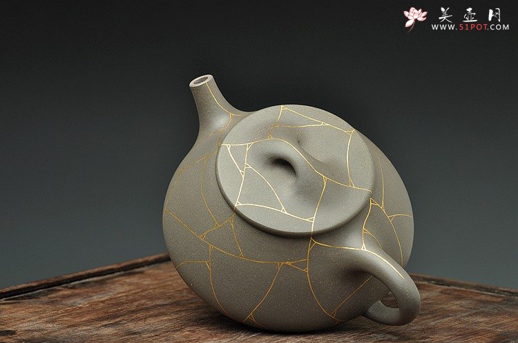 紫砂壶图片：周斌新作 全手真金冰纹大满瓢 高温青灰泥 饱满大气 - 宜兴紫砂壶网