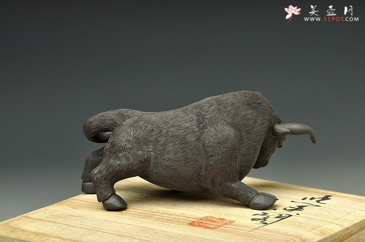 紫砂壶图片：健康黑牛茶宠o(∩_∩)o  栩栩如生 - 宜兴紫砂壶网