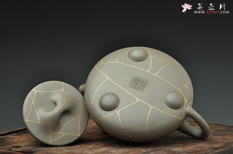 紫砂壶图片：周斌新作 全手真金冰纹大满瓢 高温青灰泥 饱满大气 - 宜兴紫砂壶网