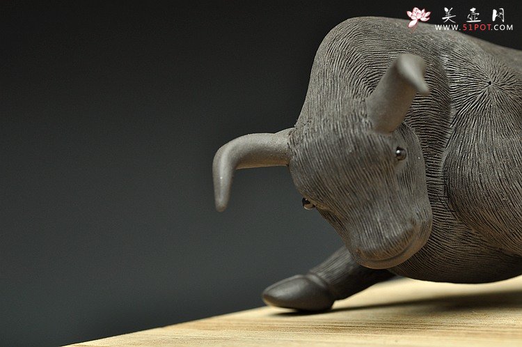 紫砂壶图片：健康黑牛茶宠o(∩_∩)o  栩栩如生 - 宜兴紫砂壶网