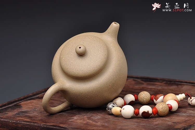 紫砂壶图片：简练素雅 高旭峰款 线条流畅 全手静月 - 宜兴紫砂壶网