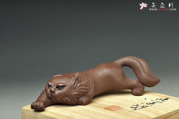 紫砂壶图片：李志刚 御猫 栩栩如生 气势十足 豪华茶宠 - 宜兴紫砂壶网