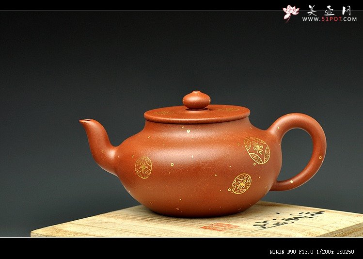 紫砂壶图片：曲峰新品 简洁明朗 全手金色年华 做工精致 - 宜兴紫砂壶网