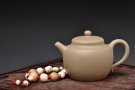 紫砂壶图片：简练素雅 高旭峰款 线条流畅 全手静月 - 宜兴紫砂壶网