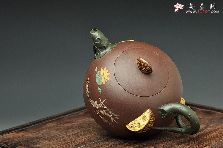 紫砂壶图片：崔巍健最新原创作品  荷塘月色 鱼戏莲叶东鱼戏莲叶西o(∩_∩)o  - 宜兴紫砂壶网