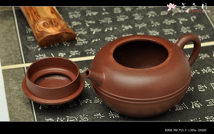 紫砂壶图片：陈腐老紫泥 全手小腰线 单片折肩 明清遗风 - 宜兴紫砂壶网